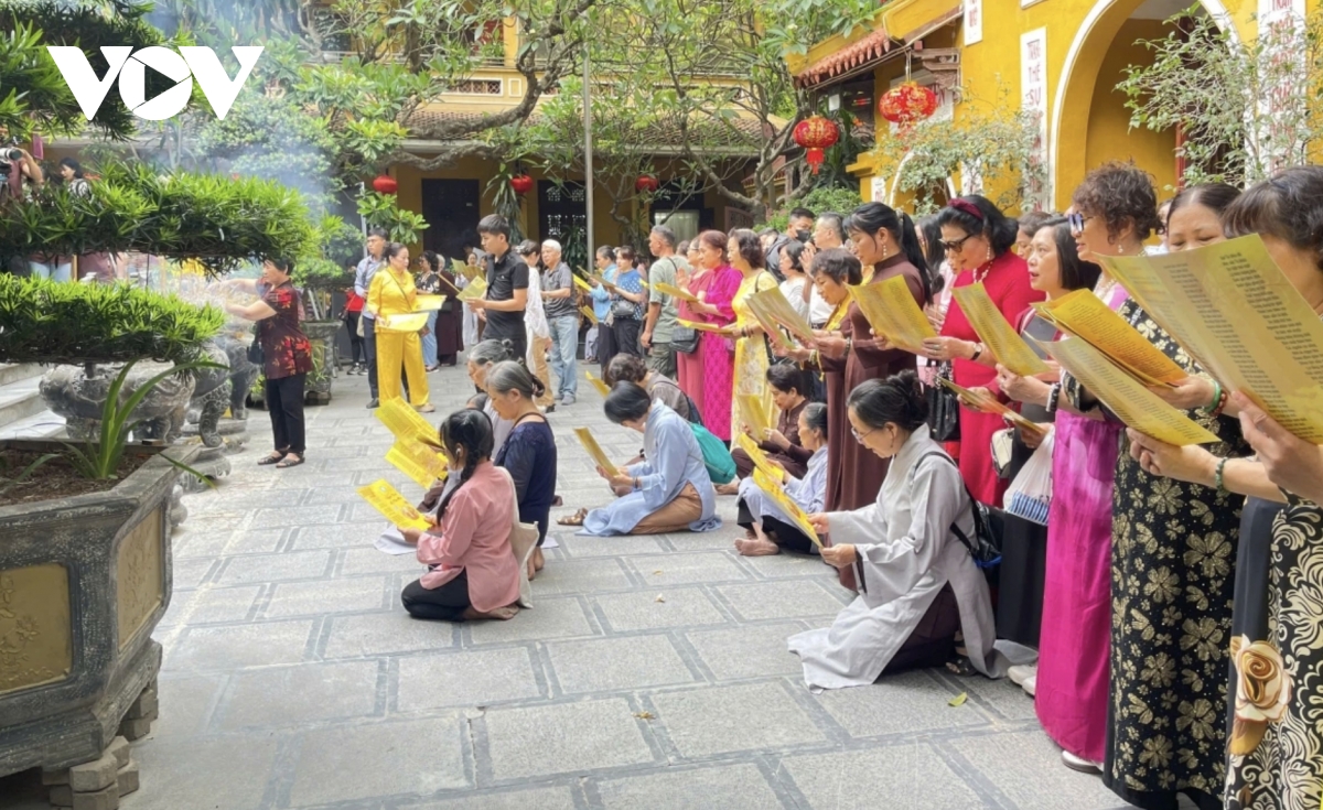Buddhists solemnly celebrate Lord Buddha’s 2569th birthday in Hanoi